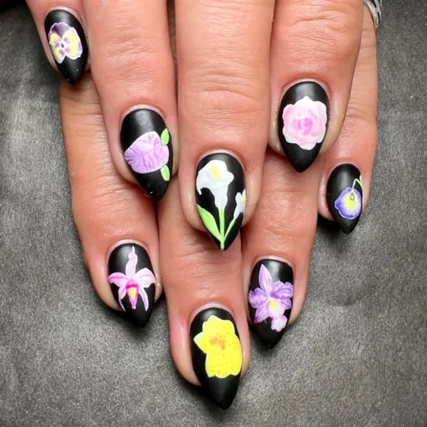 Black flower nail art
